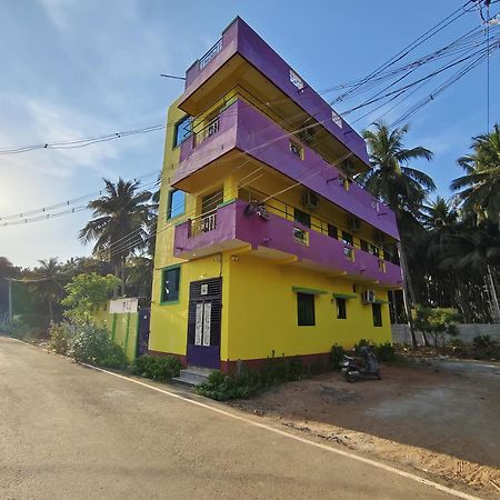 Gratitude Inn, Near Serenity Beach ポンディシェリ エクステリア 写真