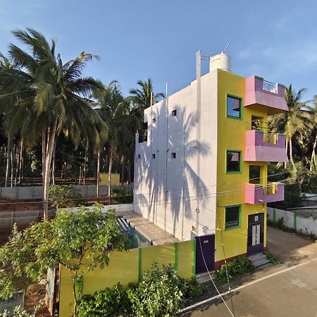 Gratitude Inn, Near Serenity Beach ポンディシェリ エクステリア 写真