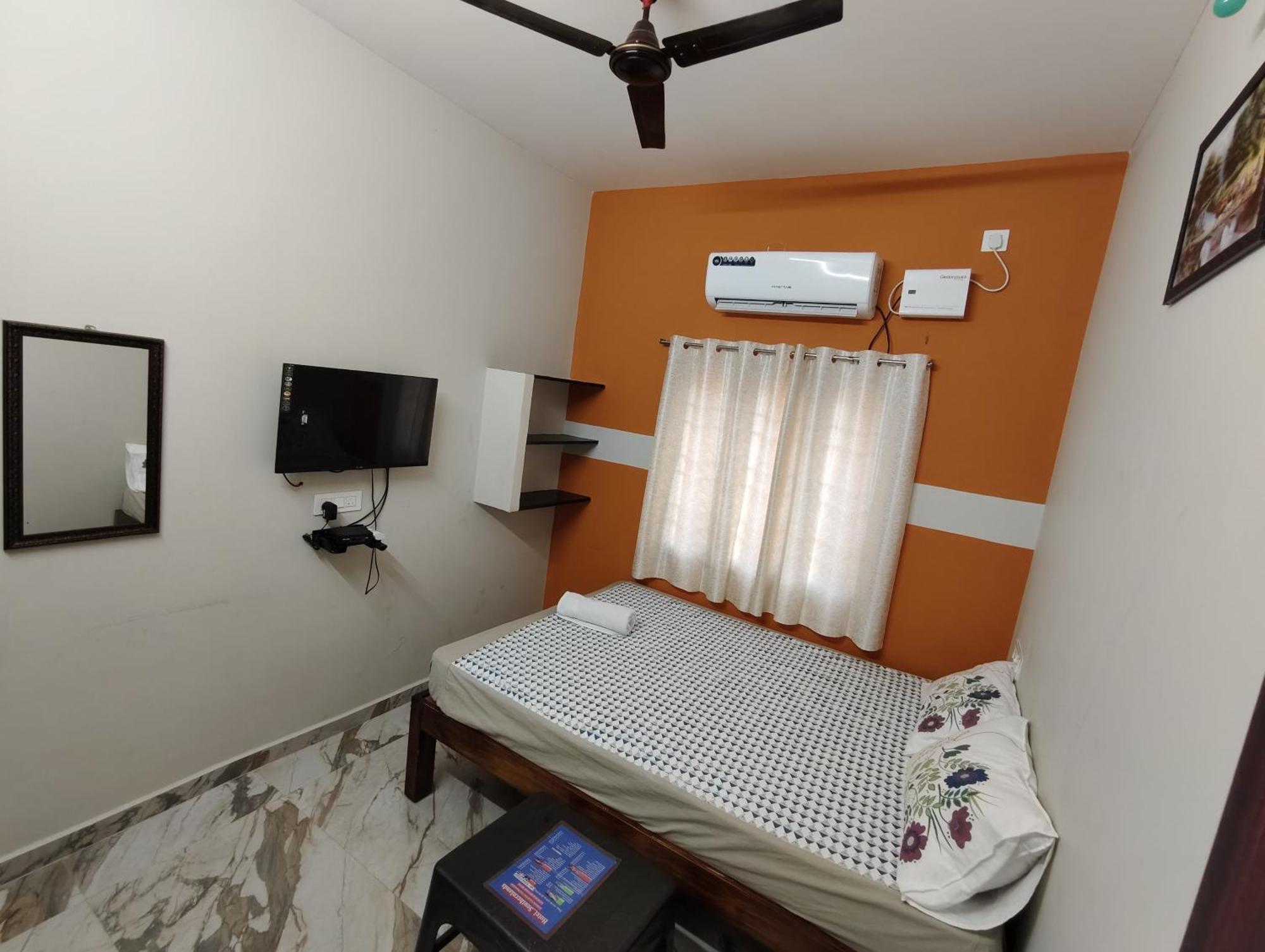 Gratitude Inn, Near Serenity Beach ポンディシェリ エクステリア 写真